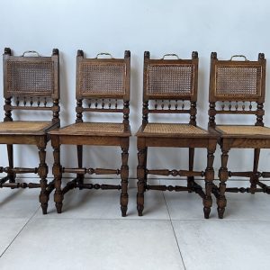4 krzesła w stylu henrykowskim k310