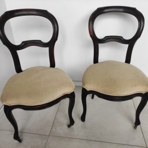 Dwa stylowe krzesła k078