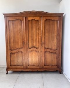 SZAFA TRZYDRZWIOWA K055