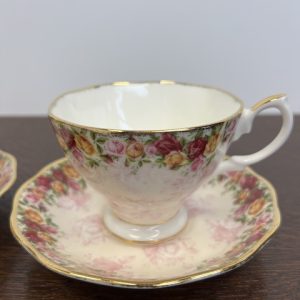 FILIŻANKI Z PORCELANY B160