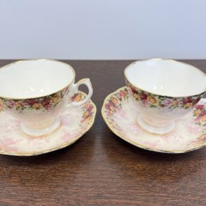 FILIŻANKI Z PORCELANY B160