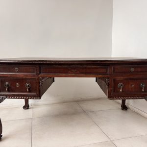 biurko dębowe w stylu chippendale b003