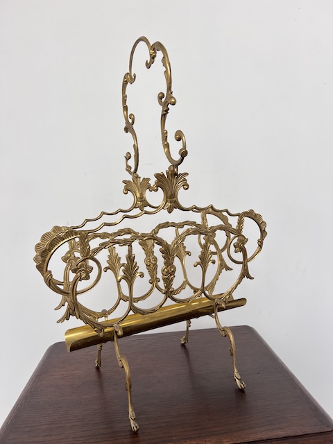 GAZETNIK W KOLORZE ZŁOTYM B127