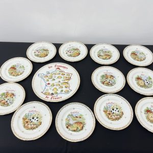 SERWIS PORCELANOWYCH TALERZYKÓW B142