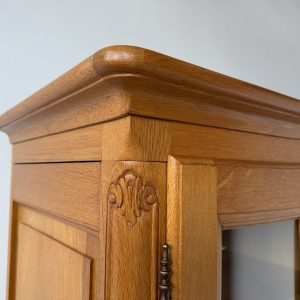 BIBLIOTECZKA TRZYDRZWIOWA WITRYNA DĘBOWA W STYLU LUDWIKOWSKIM M023