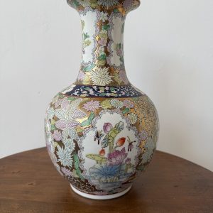 WAZON CHIŃSKI  RĘCZNIE MALOWANY BOGATO ZDOBIONY CHIŃSKA PORCELANA M051