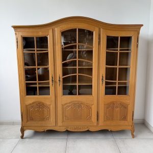 BIBLIOTECZKA TRZYDRZWIOWA WITRYNA DĘBOWA W STYLU LUDWIKOWSKIM M023