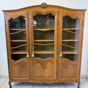 BIBLIOTEKA WYKONANA Z LITEGO DREWNA DĘBOWEGO Z  REGULOWANYMI PÓŁKAMI DO SALONU DO SYPIALNI VINTAGE S047