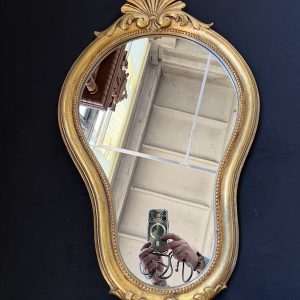 LUSTRO Z KONSOLKĄ Z PÓŁECZKĄ ZŁOTE GLAMOUR M144